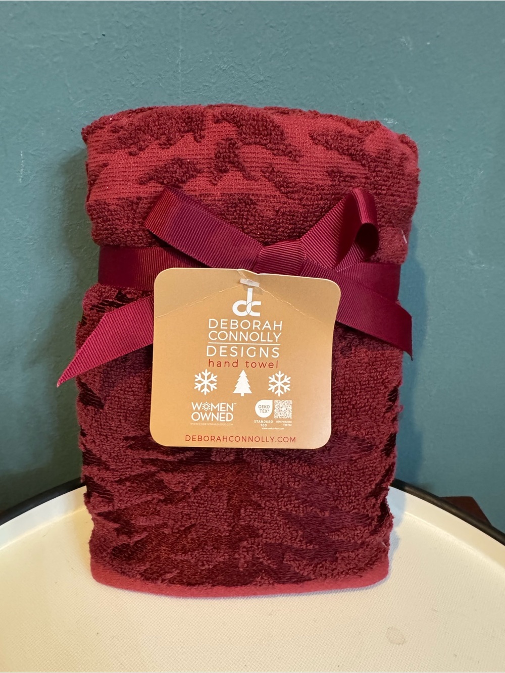 NWT Deborah Connolly 2 Pc. Hand Towels Set Burgundy Christmas Tree🌲